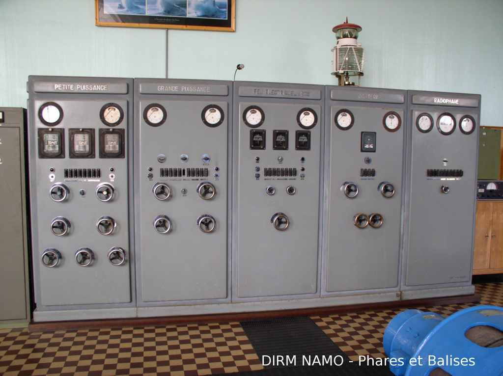 Musée 2 : Les armoires électriques du phare de Goulphar