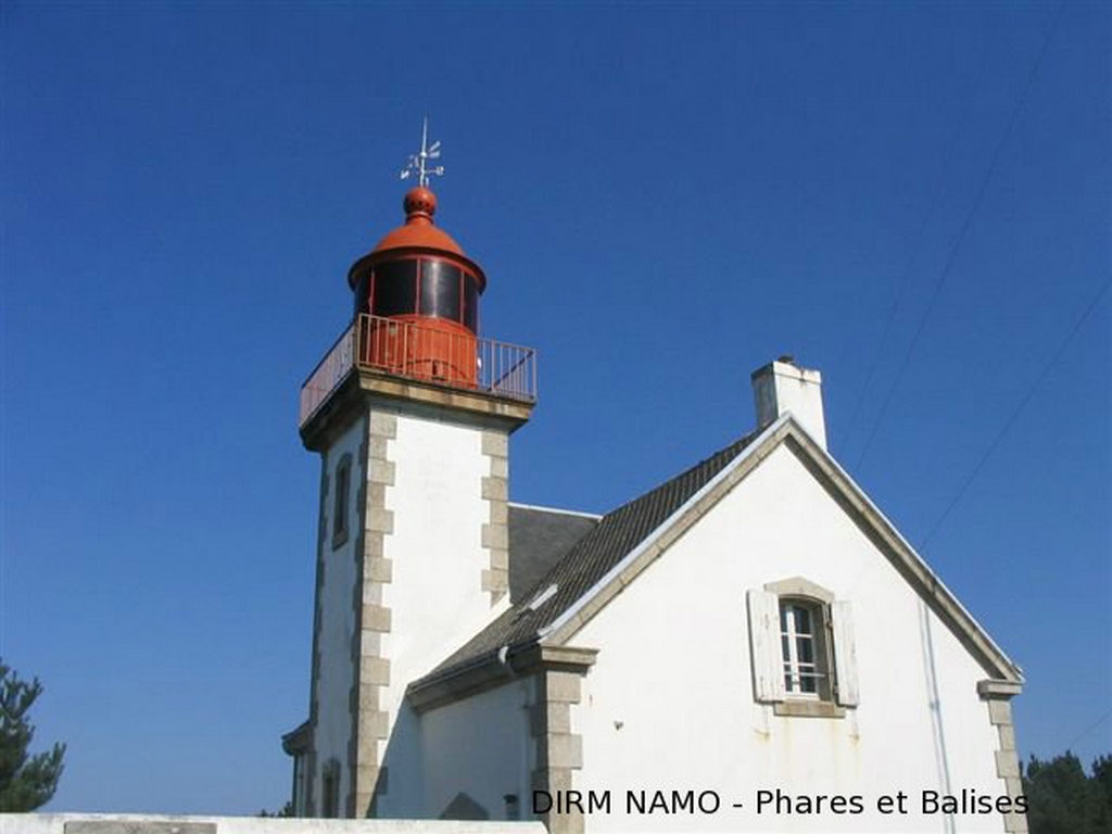 Vue d'ensemble du phare de Kerdonis