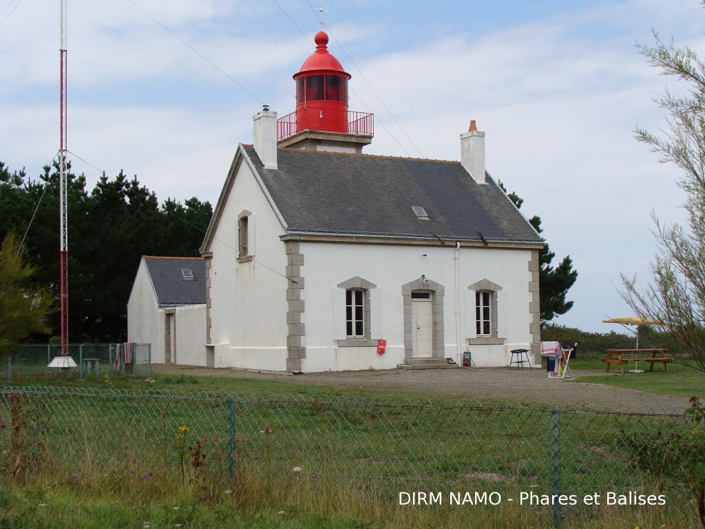 Vue d'ensemble du phare de Kerdonis