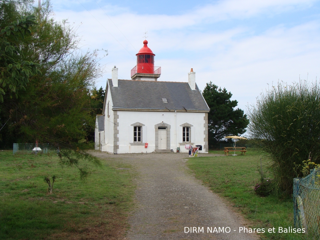 Vue d'ensemble du phare de Kerdonis