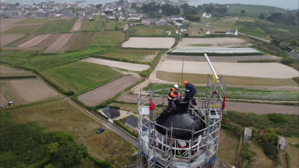 Remise en place de la lanterne - Batz 2022
